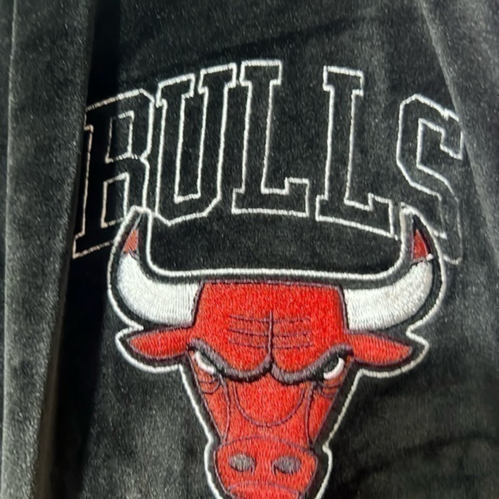 NBA bulls women’s black Valore pants new tag size extra large